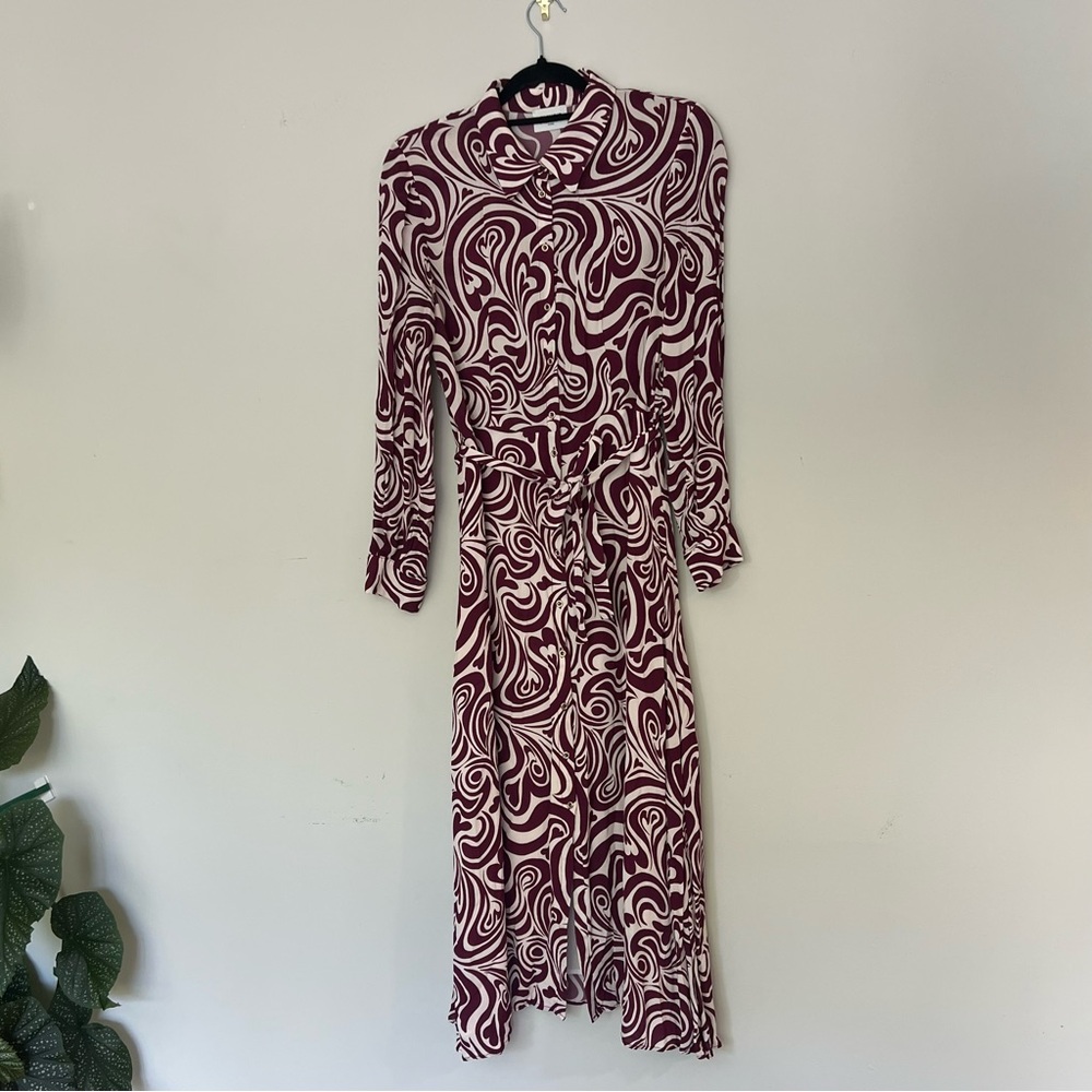 Chic Long Sleeve Swirl Dress in Burgundy and White